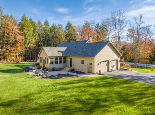 61 Autumn Ridge Rd, Cumberland, ME 04021 exterior