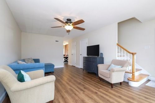 115 Jamestown Dr, Springfield, MA 01108 exterior