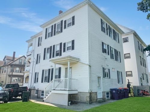 39 Sagamore St, New Bedford, MA 02740 exterior