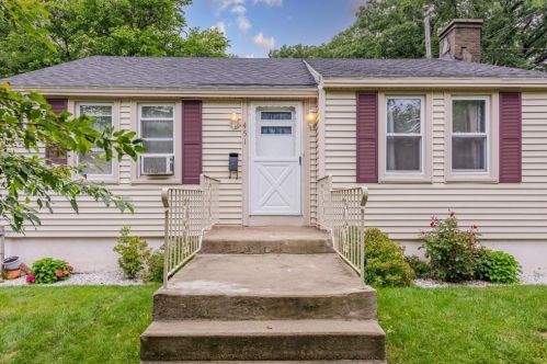 451 Sunderland Rd, Worcester, MA 01604 exterior