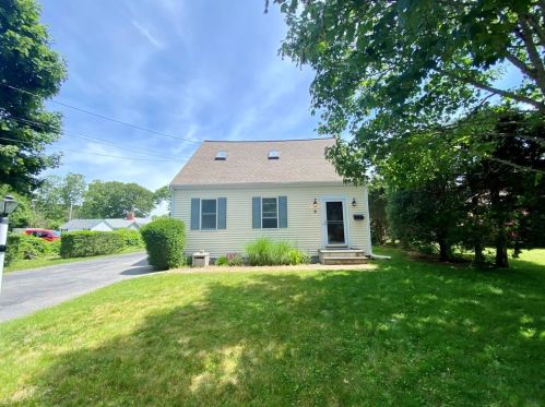 5 Pennsylvania Ct, Falmouth, MA 02540 exterior