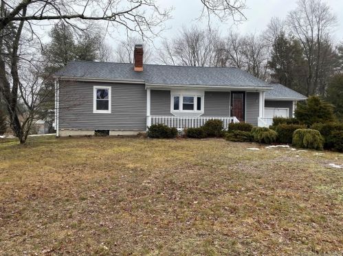 90 Strong Rd, Wapping, CT 06074 exterior