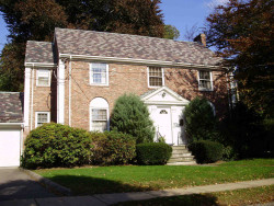 5 Bruce Ln, Newton, MA 02458 exterior