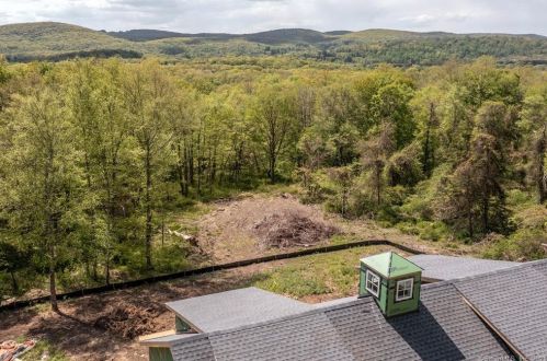 5 Upland Pastures Rd, Sherman, CT 06784 exterior