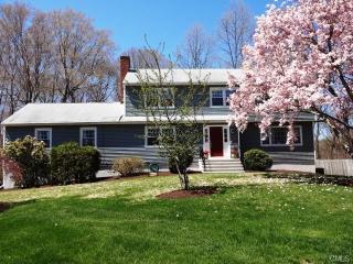 23 Beech Tree Cir, Bridgeport, CT 06611 exterior