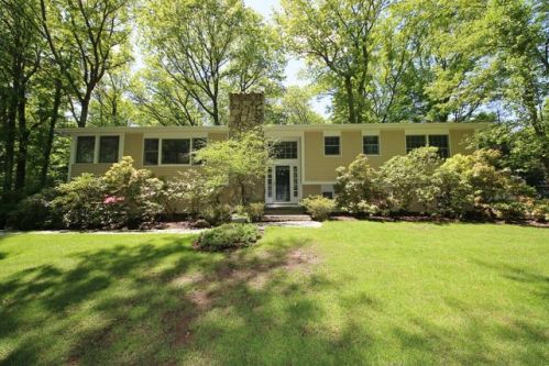 49 Silver Spring Rd, Ridgefield, CT 06877 exterior