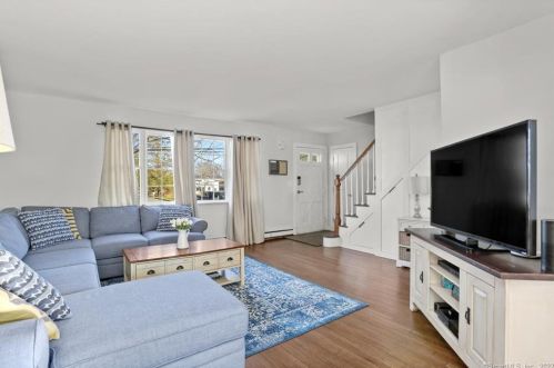 16 Esquire Rd, Norwalk, CT 06851 exterior