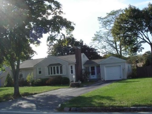 91 Fairfax Dr, Warwick, RI 02888 exterior