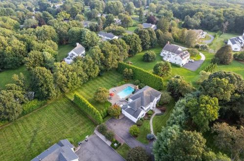 35 Ridgeway Rd, Bridgeport, CT 06612 exterior