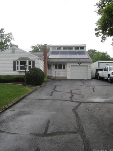 5 Midland Rd, Windsor-Locks, CT 06096 exterior