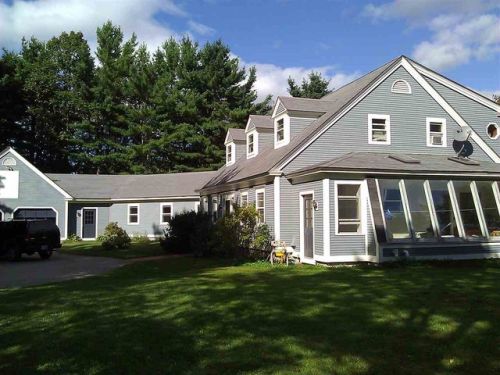 4 Whittier Rd, Deerfield, NH 03037 exterior