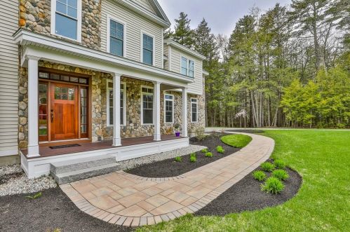 2 Founders Way, Amherst, NH exterior