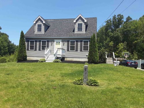 9 Highland St, Newton, NH 03858 exterior