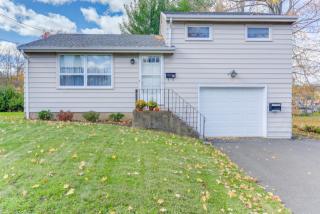 41 Bielefield Rd, Middletown, CT 06457 exterior