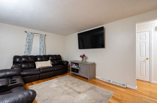 12 Beaver St, Whitman, MA 02382 exterior