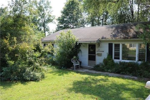 67 Military Rd, Middletown, CT 06457 exterior