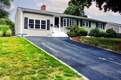 67 Foxcroft Ave, Warwick, RI 02889 exterior