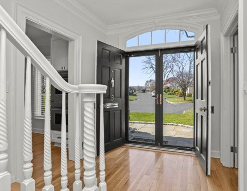 13 Bank St, New Canaan, CT 06840 exterior