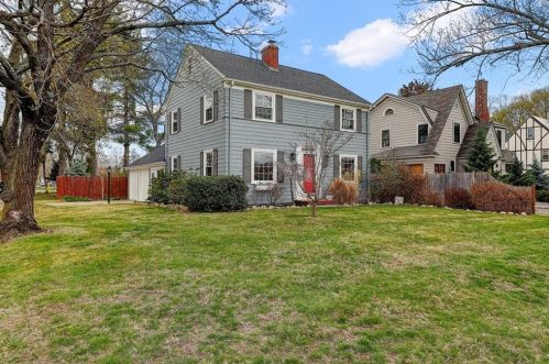 737 Narragansett Pkwy, Warwick, RI 02888 exterior