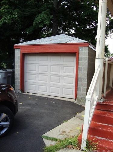 179 Maple St, Bristol, CT 06010 exterior
