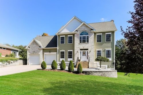 200 Tryon St, Middletown, CT 06457 exterior