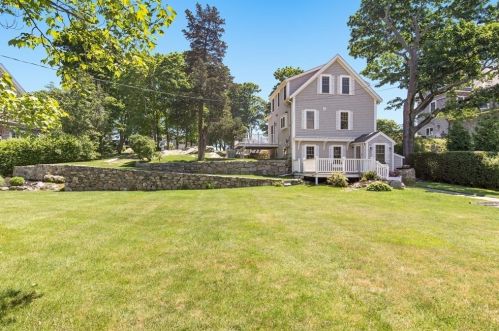 23 Stockbridge St, Cohasset, MA 02025 exterior