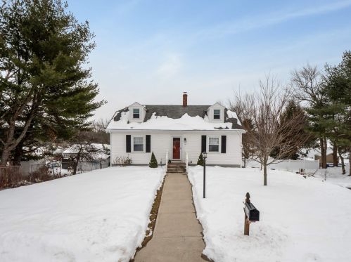 14 Sims St, Nashua, NH 03063 exterior