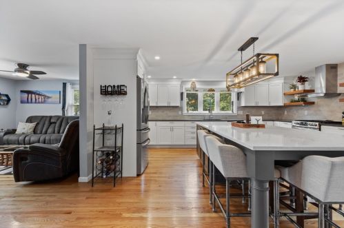 21 Herbert St, Wakefield, MA 01880 exterior