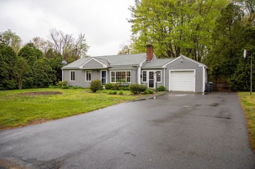 36 Whitmun Rd, Springfield, MA 01106 exterior