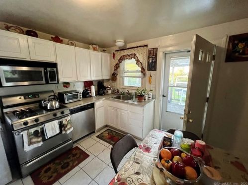 22 Lowe St, Norwalk, CT 06854 exterior