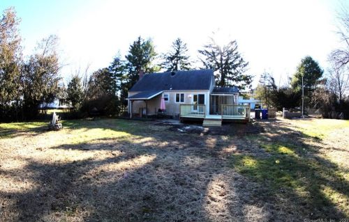 2 Lox Ln, Enfield, CT 06082 exterior