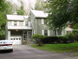 580 Quinobequin Rd, Newton, MA 02468 exterior