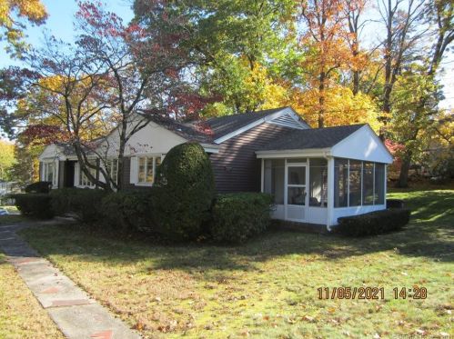 100 Laurel Rd, New-Britain, CT 06052 exterior