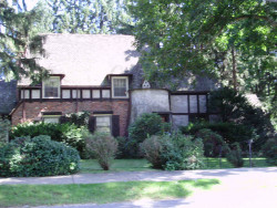 69 Arnold Rd, Newton, MA 02459 exterior