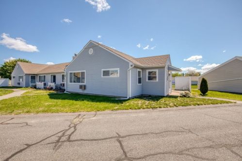 47 Mitchell Dr, Chicopee, MA 01022 exterior