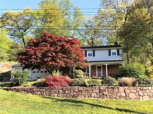 22 White Birch Dr, Bridgeport, CT 06611 exterior