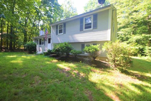 24 Ledgewood Dr, Derry, NH 03038 exterior