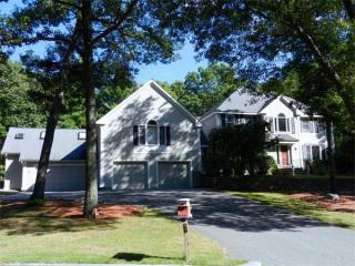 9 Crestview Rd, Bedford, MA 01730 exterior