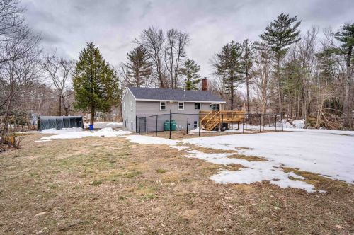 15 Westwood Dr, Hampstead, NH 03841 exterior