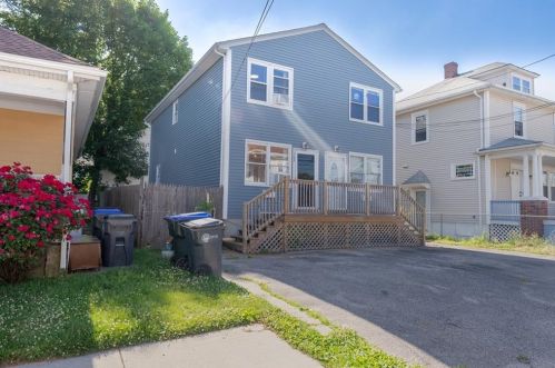 142 Unit St, Providence, RI 02909 exterior