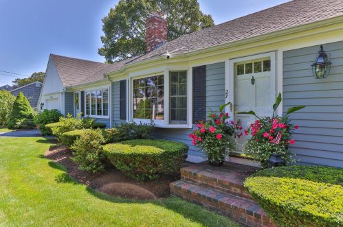 27 Early Redberry Ln, Yarmouth, MA 02675 exterior