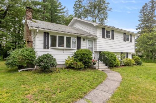 12 Woodside Ln, Burlington, MA 01803 exterior