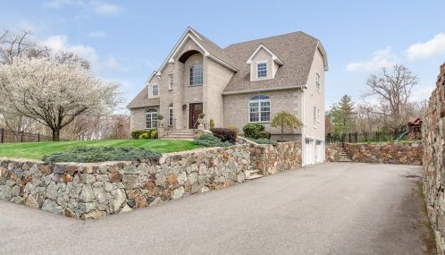 20 Cheever Ave, Saugus, MA 01906 exterior