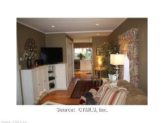 403 Fowler Ave, Middletown, CT 06457 exterior