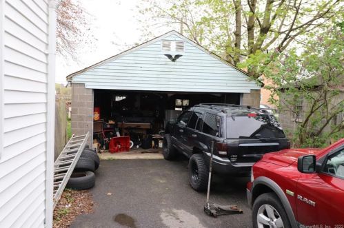 22 Lipton Pl, Torrington, CT 06790 exterior