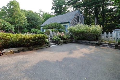4 Countrywood Ln, Teaticket, MA 02536 exterior