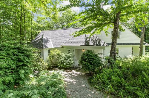27 Granholm Rd, Sunapee, NH 03782 exterior