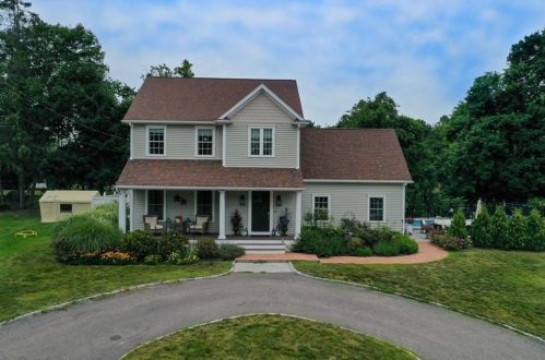 2 Chickadee Ln, Westerly, RI 02891 exterior