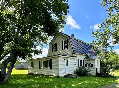 879 Houlton Rd, Baileyville, ME 04694 exterior