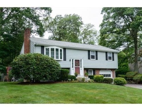 20 Sunset Dr, Medway, MA 02053 exterior